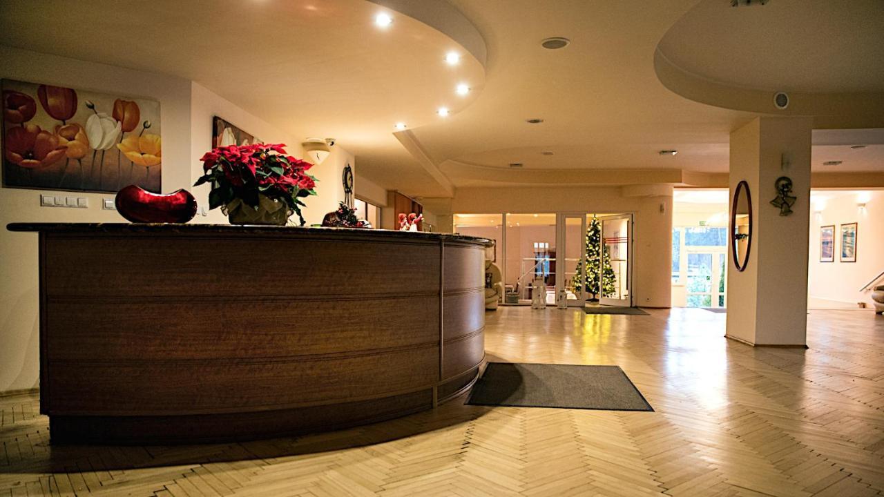 Osrodek Wypoczynkowo Rehabilitacyjny Wlokniarz Hotel Ustka Buitenkant foto